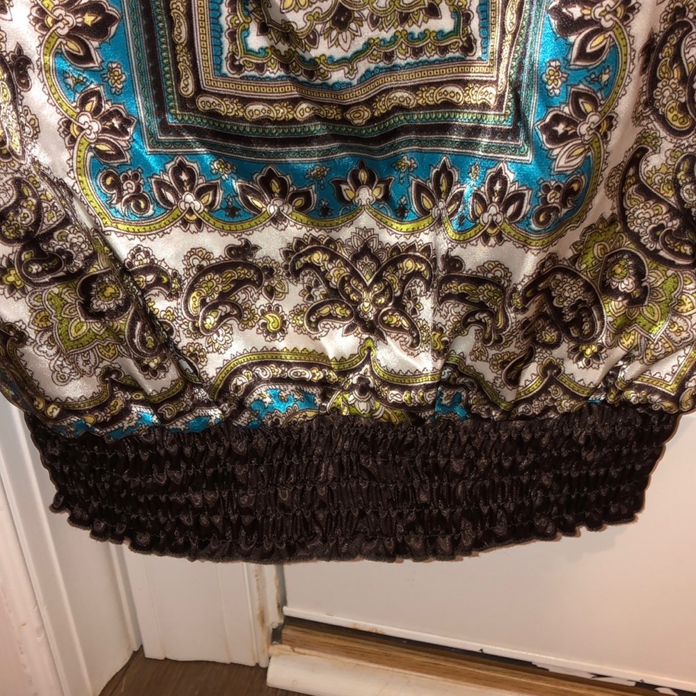 Cute top! - Picture 2 of 3